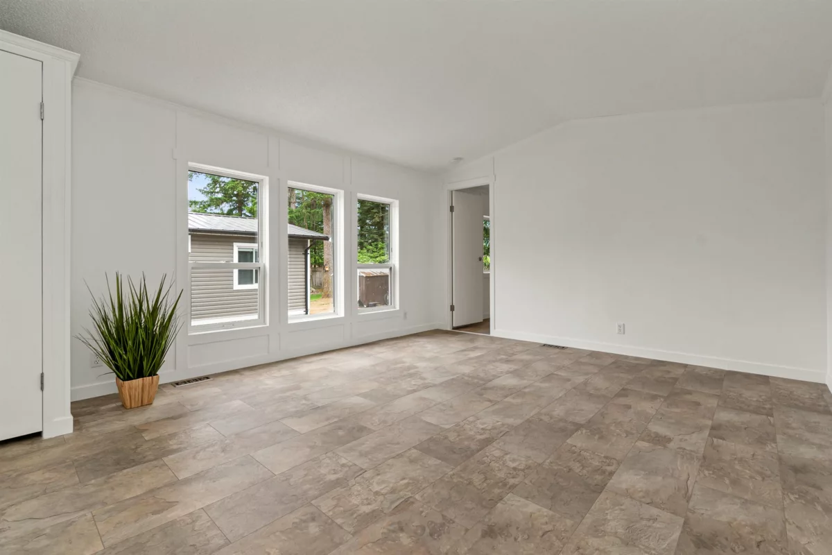Walk-In Closet Photo of 34 65367 Kawkawa Lake Road, Hope, BC