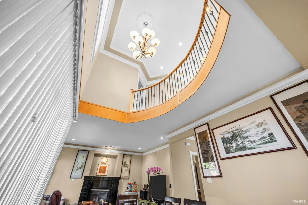Dining Area Photo of 648 E 3rd Street, North Vancouver, BC