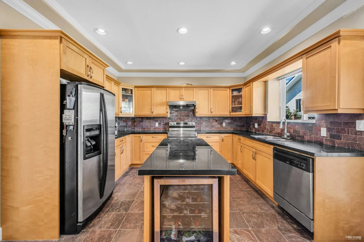 Guest Bathroom Photo of 648 E 3rd Street, North Vancouver, BC