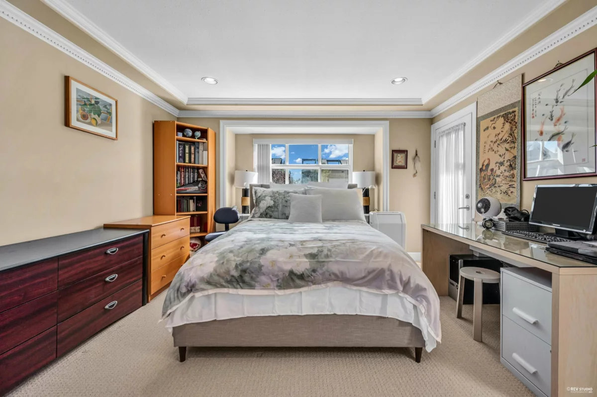 Hallway Photo of 648 E 3rd Street, North Vancouver, BC