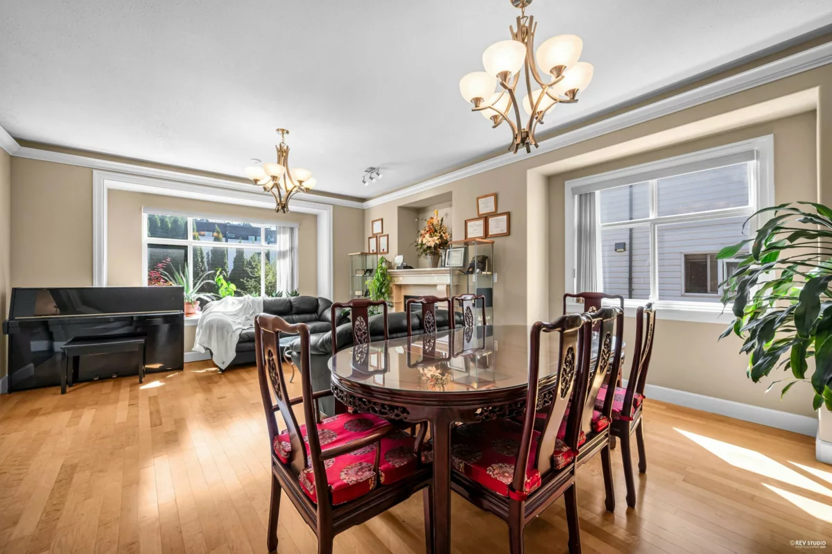 Laundry Room Photo of 648 E 3rd Street, North Vancouver, BC