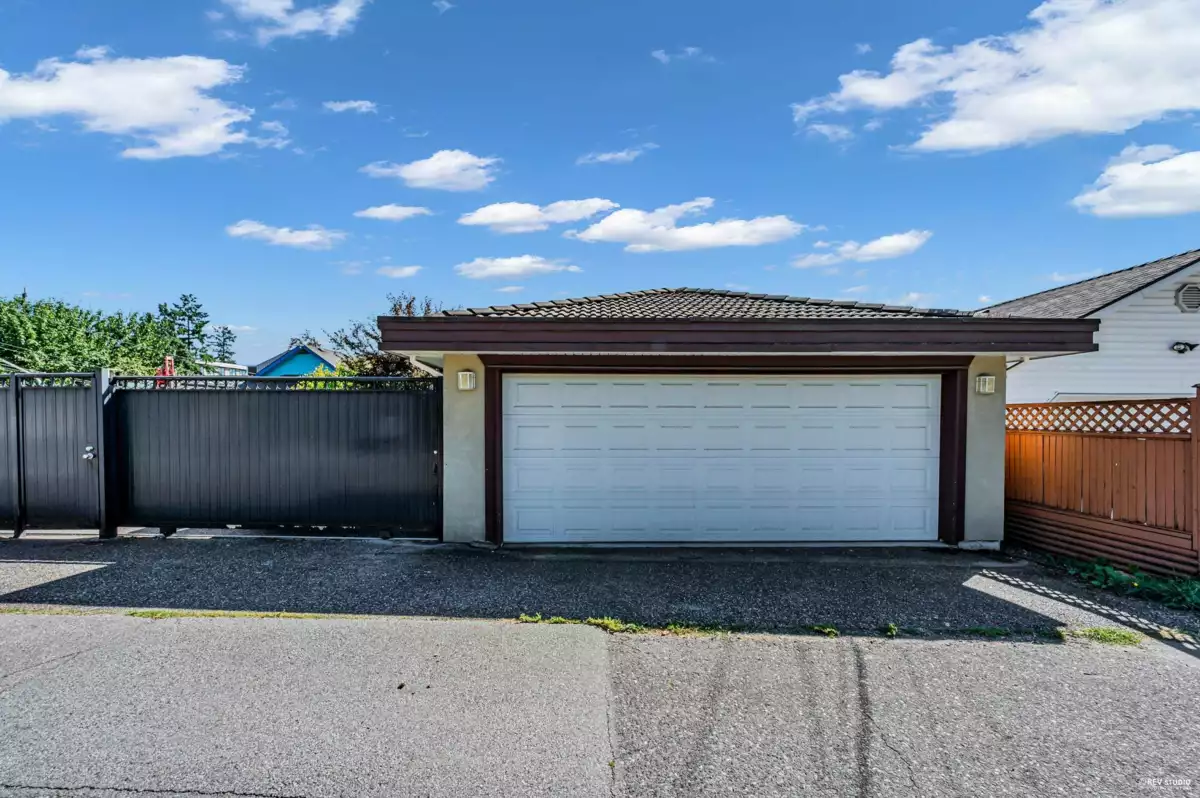 Loft / Bonus Room Photo of 648 E 3rd Street, North Vancouver, BC