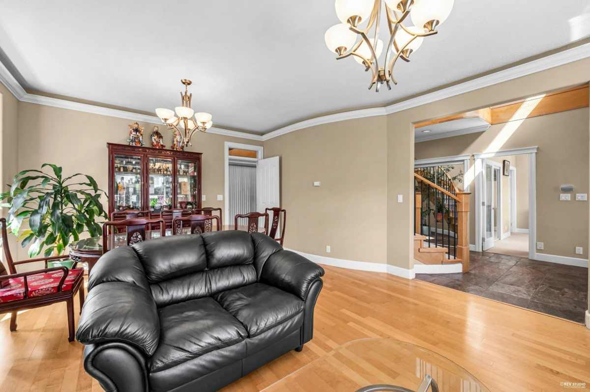 Powder Room Photo of 648 E 3rd Street, North Vancouver, BC