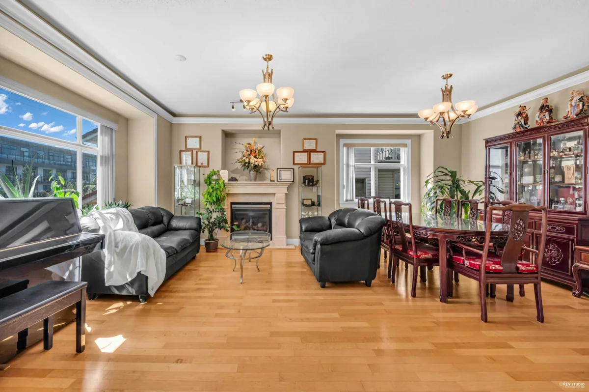 Primary Bathroom Photo of 648 E 3rd Street, North Vancouver, BC