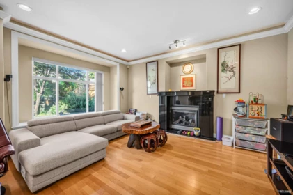Breakfast Nook Photo of 648 E 3rd Street, North Vancouver, BC