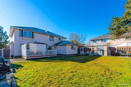 Garden / Landscaping Photo of 16123 86 Avenue, Surrey, BC