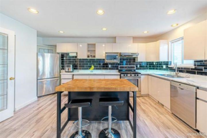 Primary Bathroom Photo of 16123 86 Avenue, Surrey, BC
