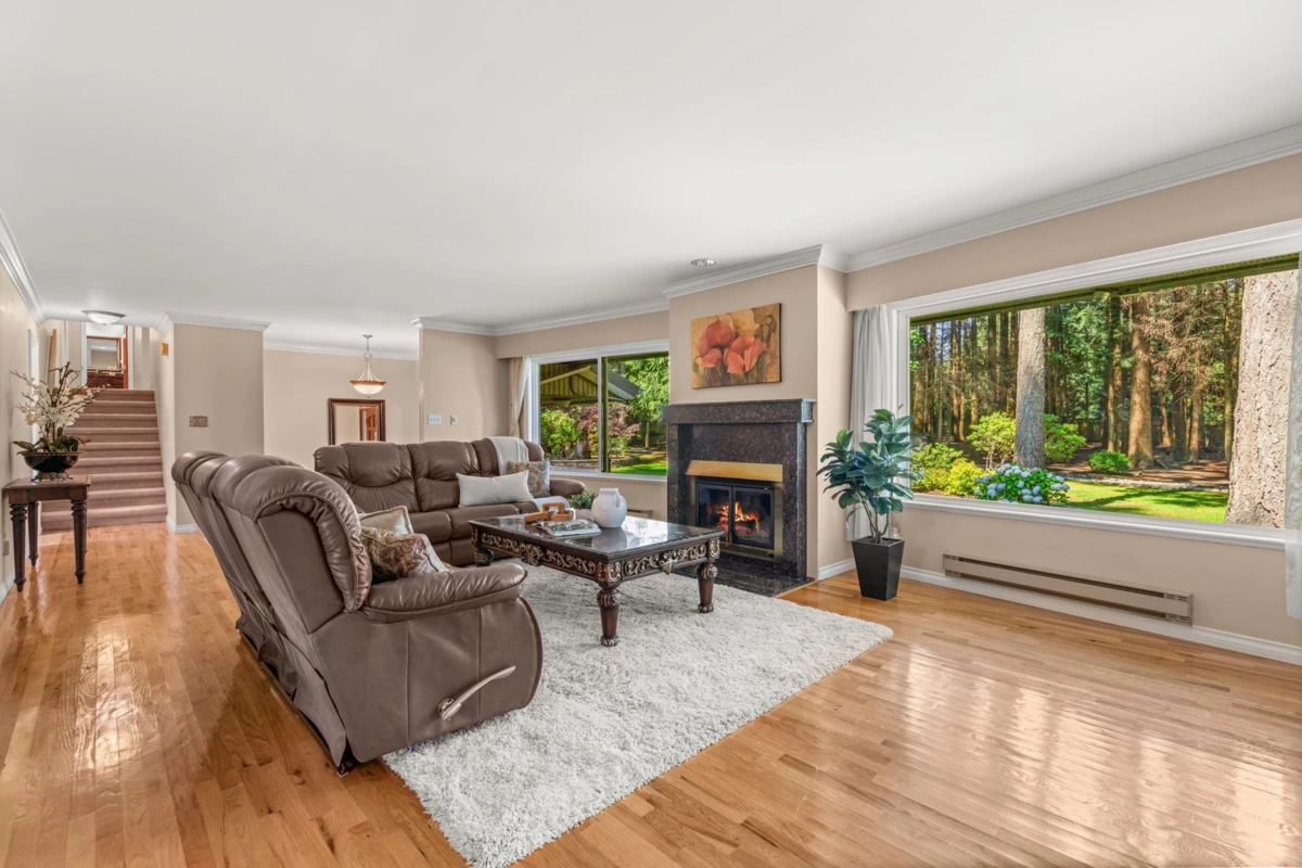 Breakfast Nook Photo of 13514 20 Avenue, Surrey, BC