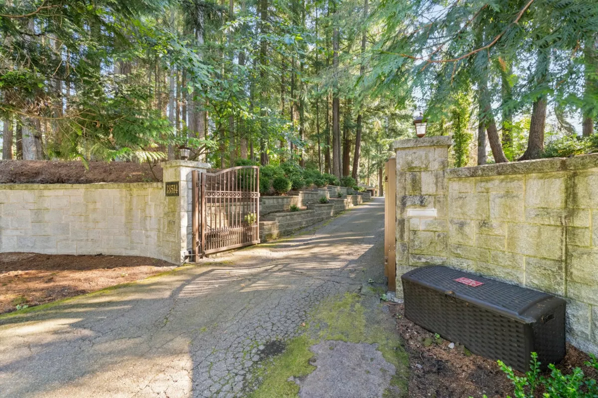 Dining Area Photo of 13514 20 Avenue, Surrey, BC