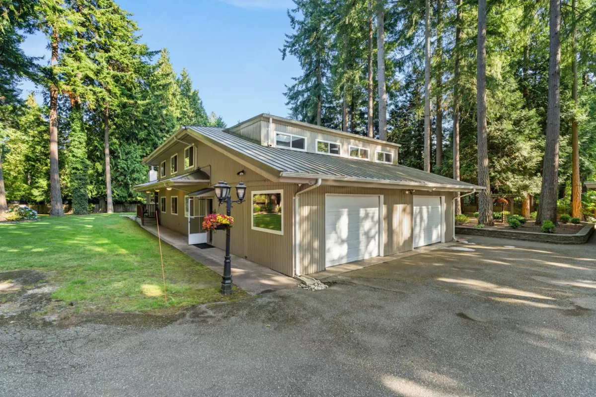 Family Room Photo of 13514 20 Avenue, Surrey, BC