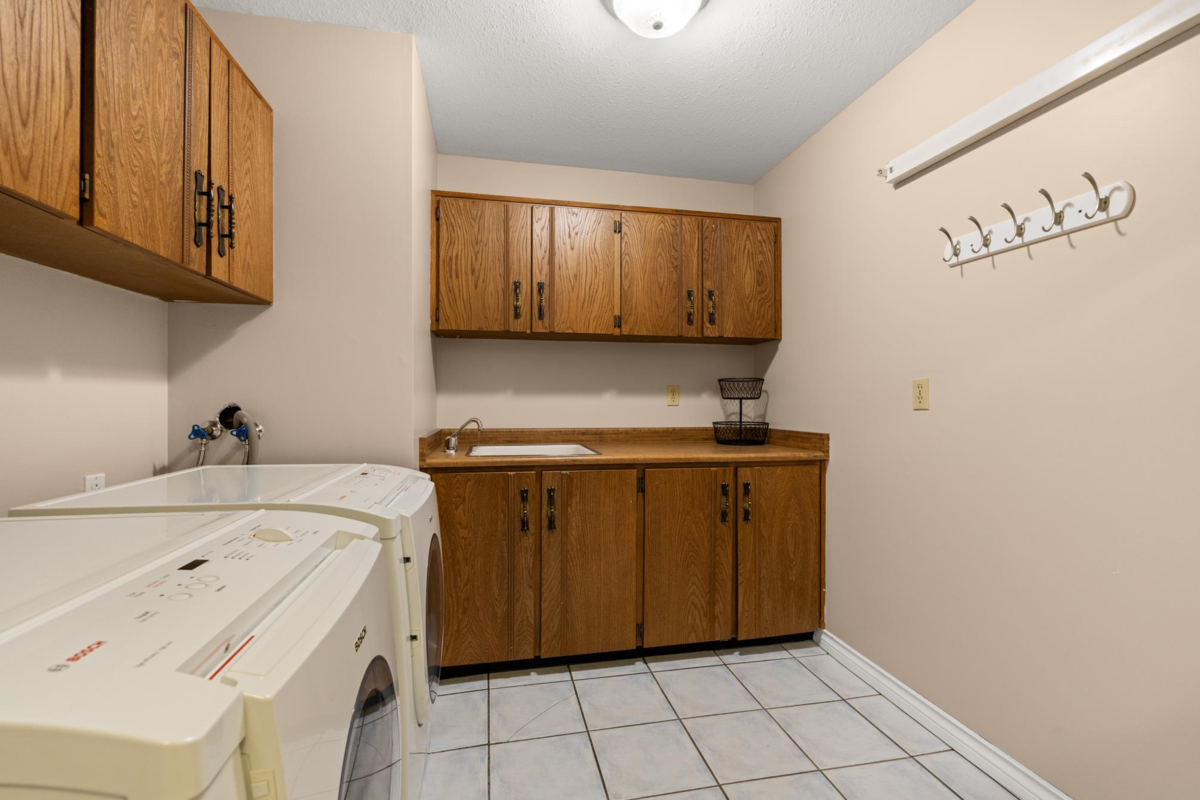 Hallway Photo of 13514 20 Avenue, Surrey, BC