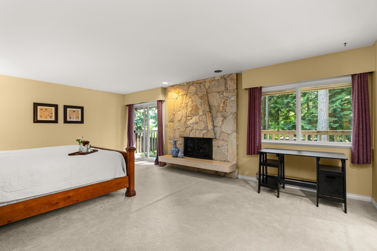 Office / Den Photo of 13514 20 Avenue, Surrey, BC