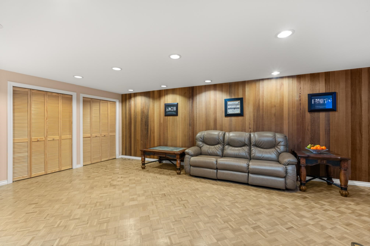 Staircase Photo of 13514 20 Avenue, Surrey, BC