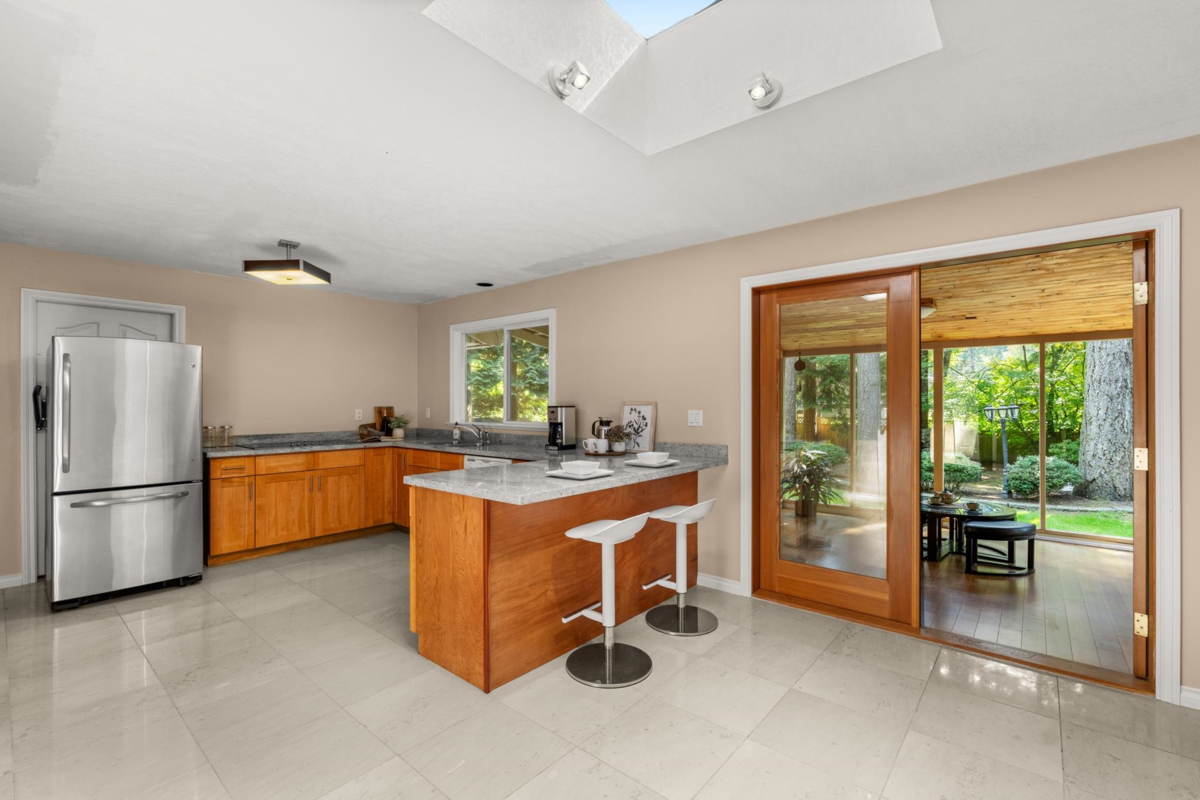 Walk-In Closet Photo of 13514 20 Avenue, Surrey, BC