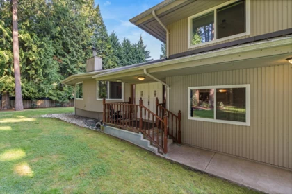 Kitchen Island Photo of 13514 20 Avenue, Surrey, BC