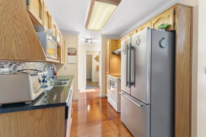 Kitchen Island Photo of 315 33535 King Road, Abbotsford, BC
