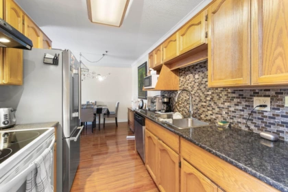 Breakfast Nook Photo of 315 33535 King Road, Abbotsford, BC
