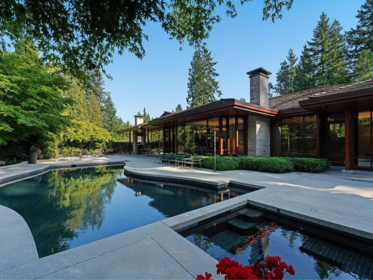 375 Hidhurst Place, West Vancouver, BC, West Vancouver — Single Family Residence for sale