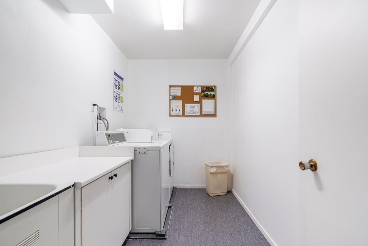 Hallway Photo of 306 505 Ninth Street, New Westminster, BC