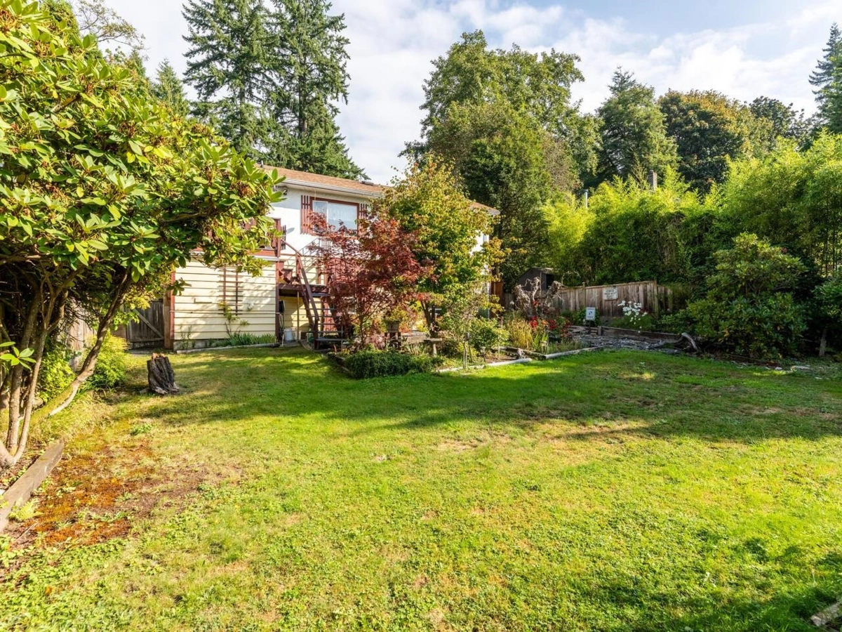 Kitchen Photo of 1689 Peters Road, North Vancouver, BC