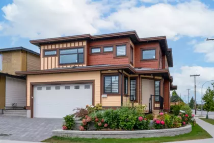 Swimming Pool Photo of 12111 Trites Road, Richmond, BC