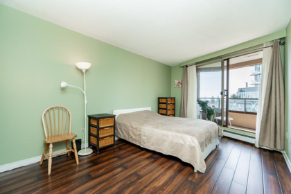 Bedroom 4 Photo of 502 15111 Russell Avenue, White Rock, BC