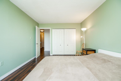 Guest Bathroom Photo of 502 15111 Russell Avenue, White Rock, BC