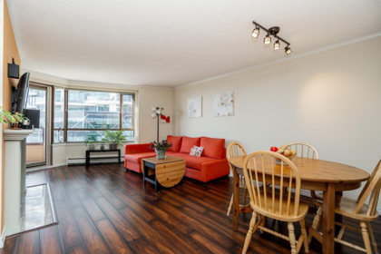 Pantry Photo of 502 15111 Russell Avenue, White Rock, BC