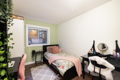 Bedroom 3 Photo of 2 13982 72 Avenue, Surrey, BC