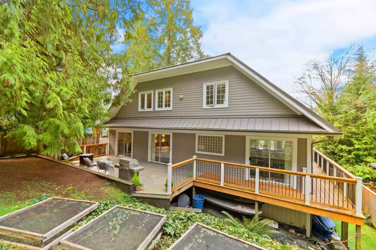 Dining Area Photo of 4622 Cove Cliff Road, North Vancouver, BC