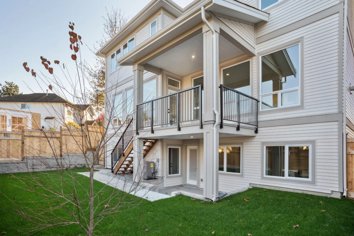 Family Room Photo of 10070 178 Street, Surrey, BC