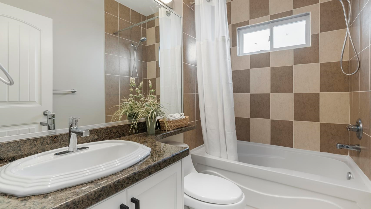 Bedroom 3 Photo of 7079 190 Street, Surrey, BC