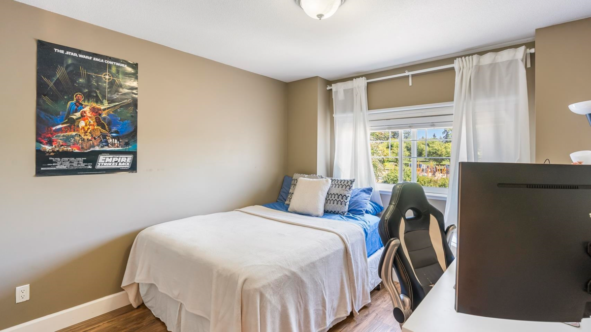 Entry Foyer Photo of 7079 190 Street, Surrey, BC
