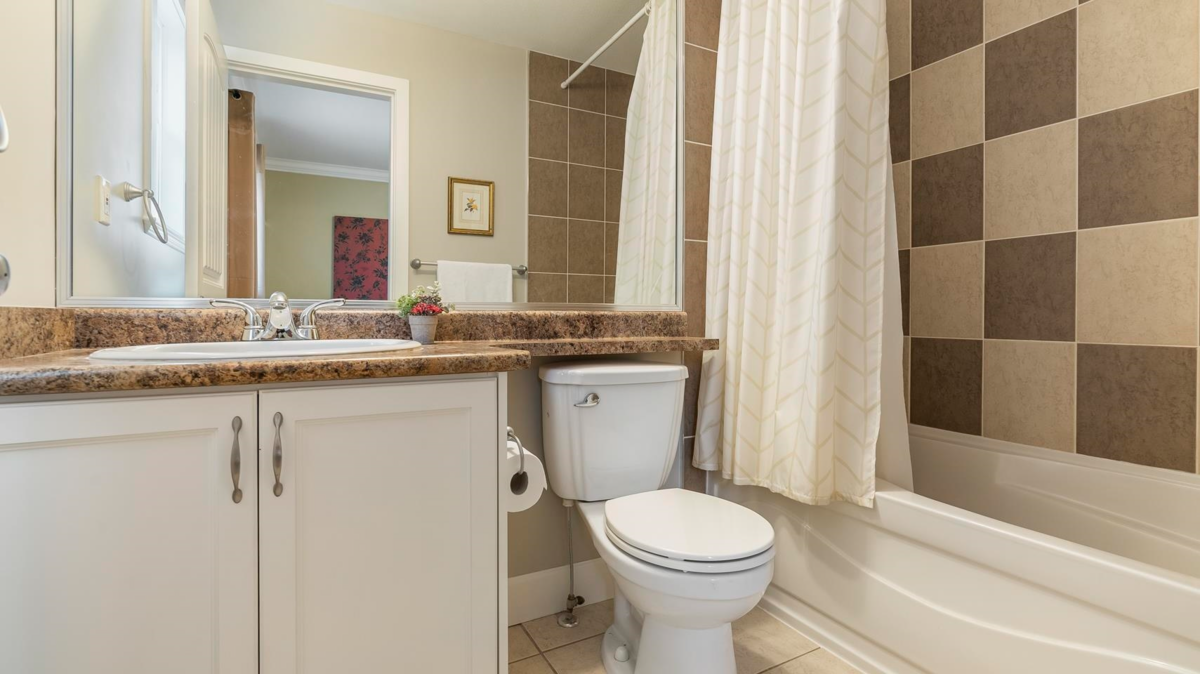 Laundry Room Photo of 7079 190 Street, Surrey, BC