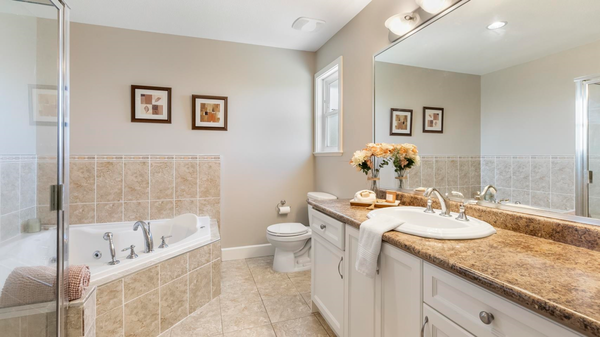 Office / Den Photo of 7079 190 Street, Surrey, BC