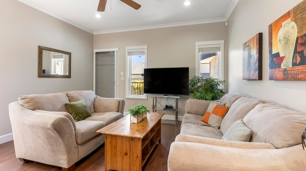 Walk-In Closet Photo of 7079 190 Street, Surrey, BC