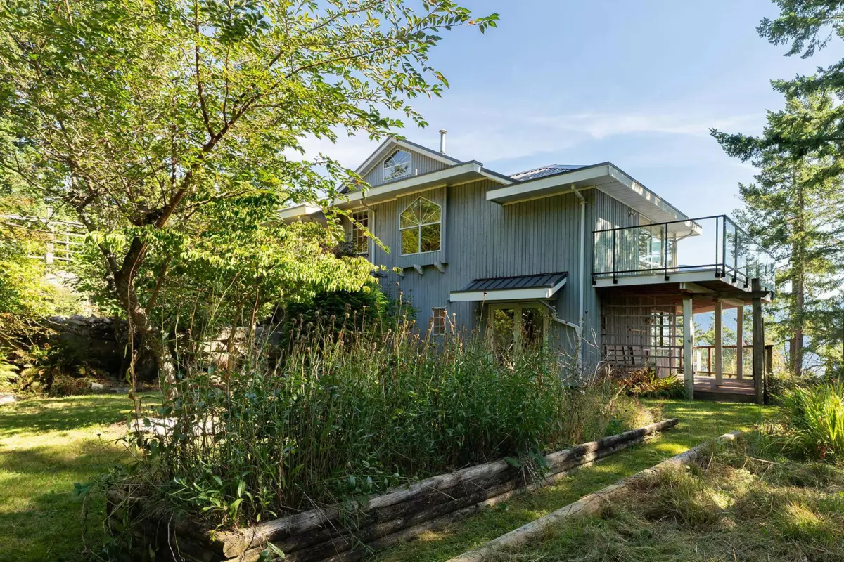 Front Yard Photo of 252 Jason Road, Bowen Island, BC