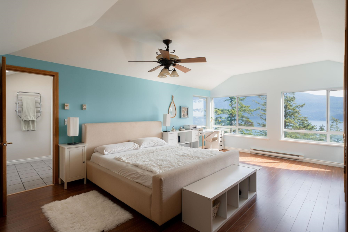 Guest Bathroom Photo of 252 Jason Road, Bowen Island, BC