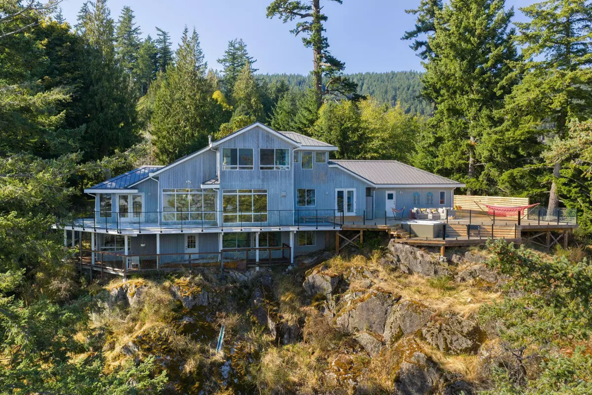 Laundry Room Photo of 252 Jason Road, Bowen Island, BC
