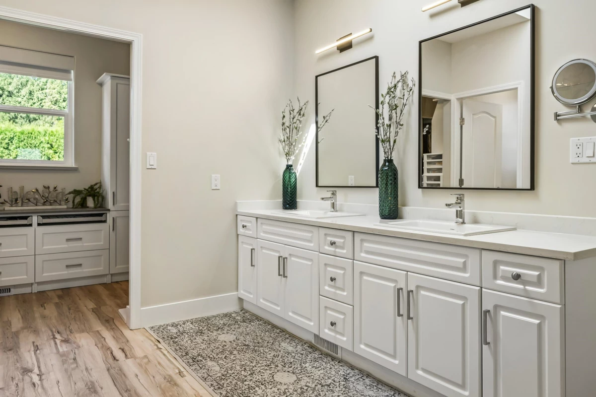 Entry Foyer Photo of 44425 Elsie Place, Chilliwack, BC