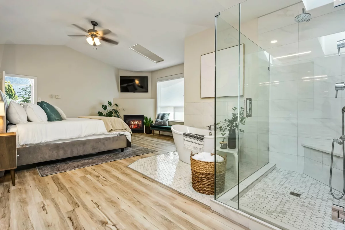 Hallway Photo of 44425 Elsie Place, Chilliwack, BC