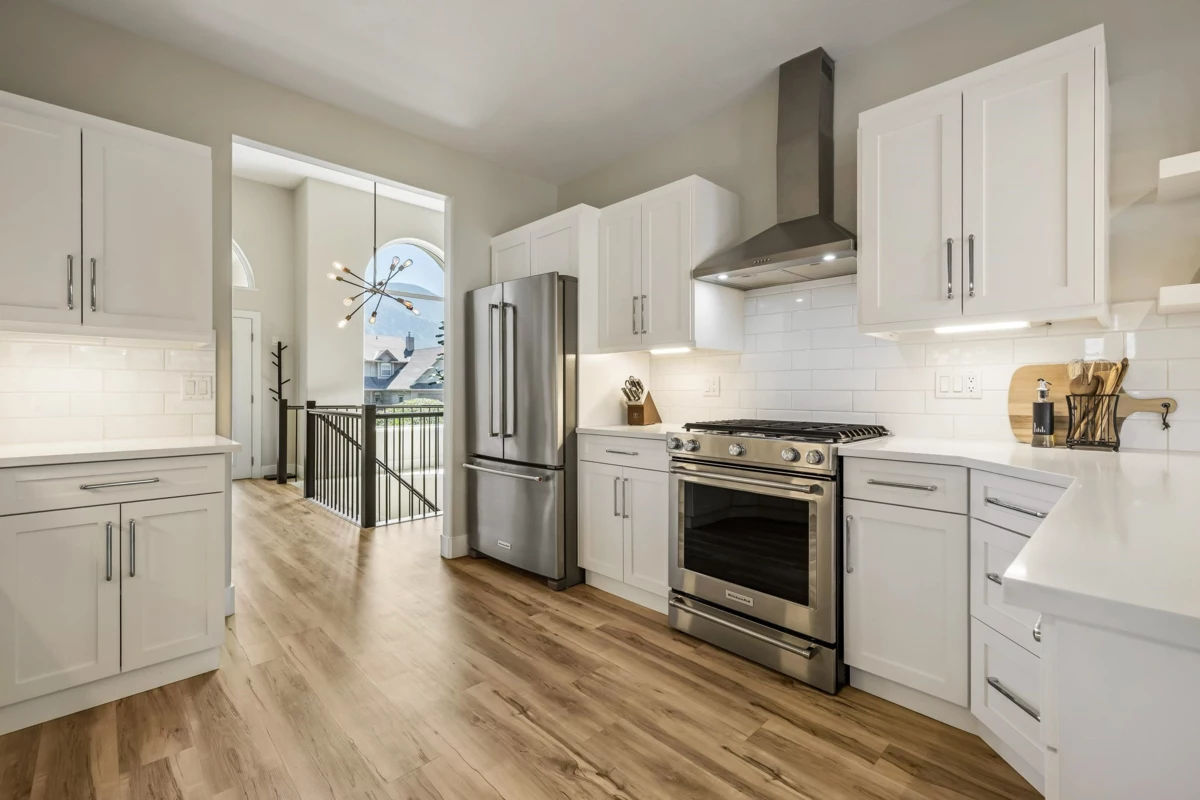 Kitchen Photo of 44425 Elsie Place, Chilliwack, BC