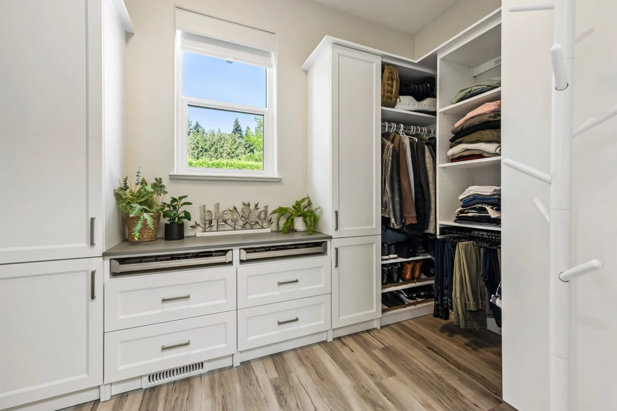 Staircase Photo of 44425 Elsie Place, Chilliwack, BC