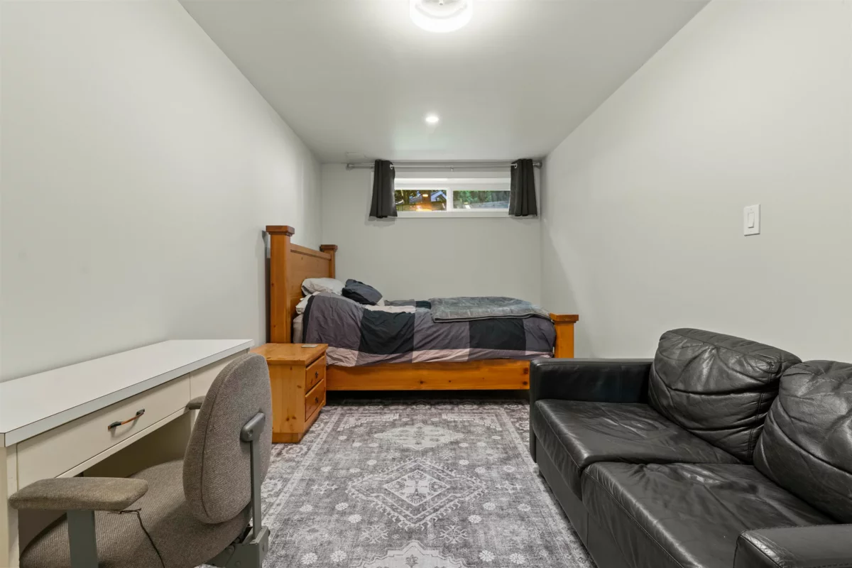 Bedroom 4 Photo of 34602 Semlin Place, Abbotsford, BC