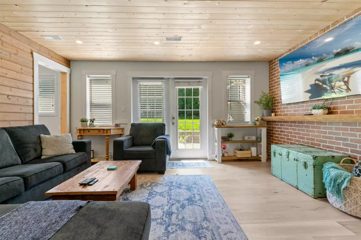 Breakfast Nook Photo of 34602 Semlin Place, Abbotsford, BC