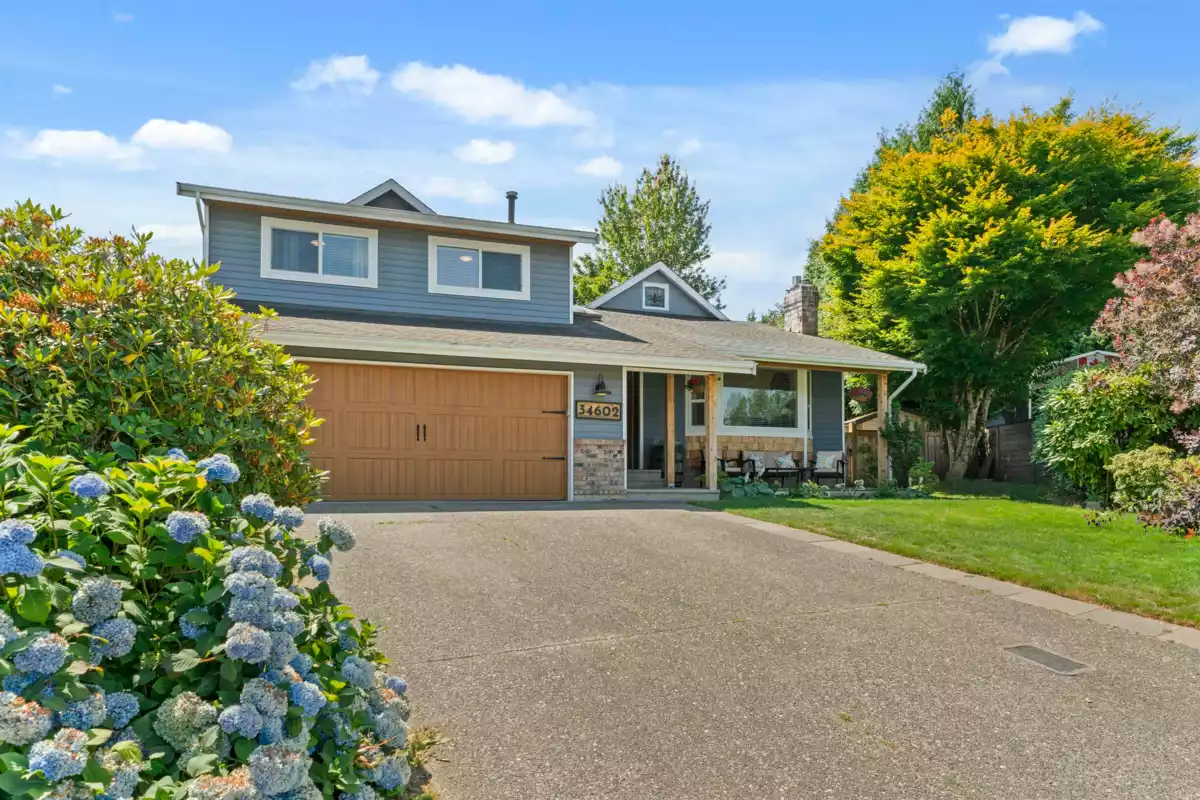 Exterior Front Photo of 34602 Semlin Place, Abbotsford, BC