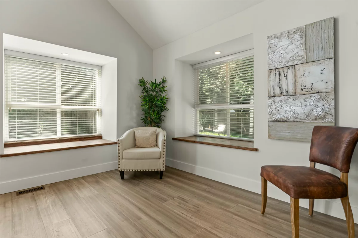 Hallway Photo of 34602 Semlin Place, Abbotsford, BC