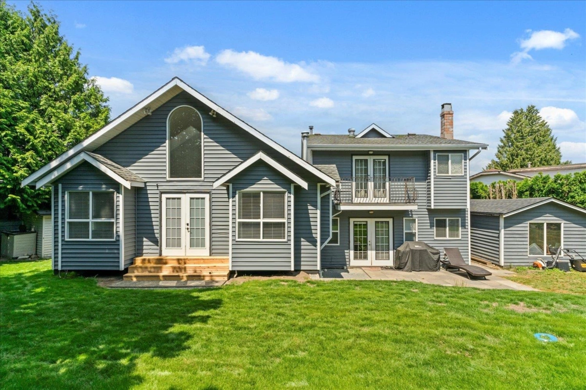 Hot Tub / Spa Photo of 34602 Semlin Place, Abbotsford, BC