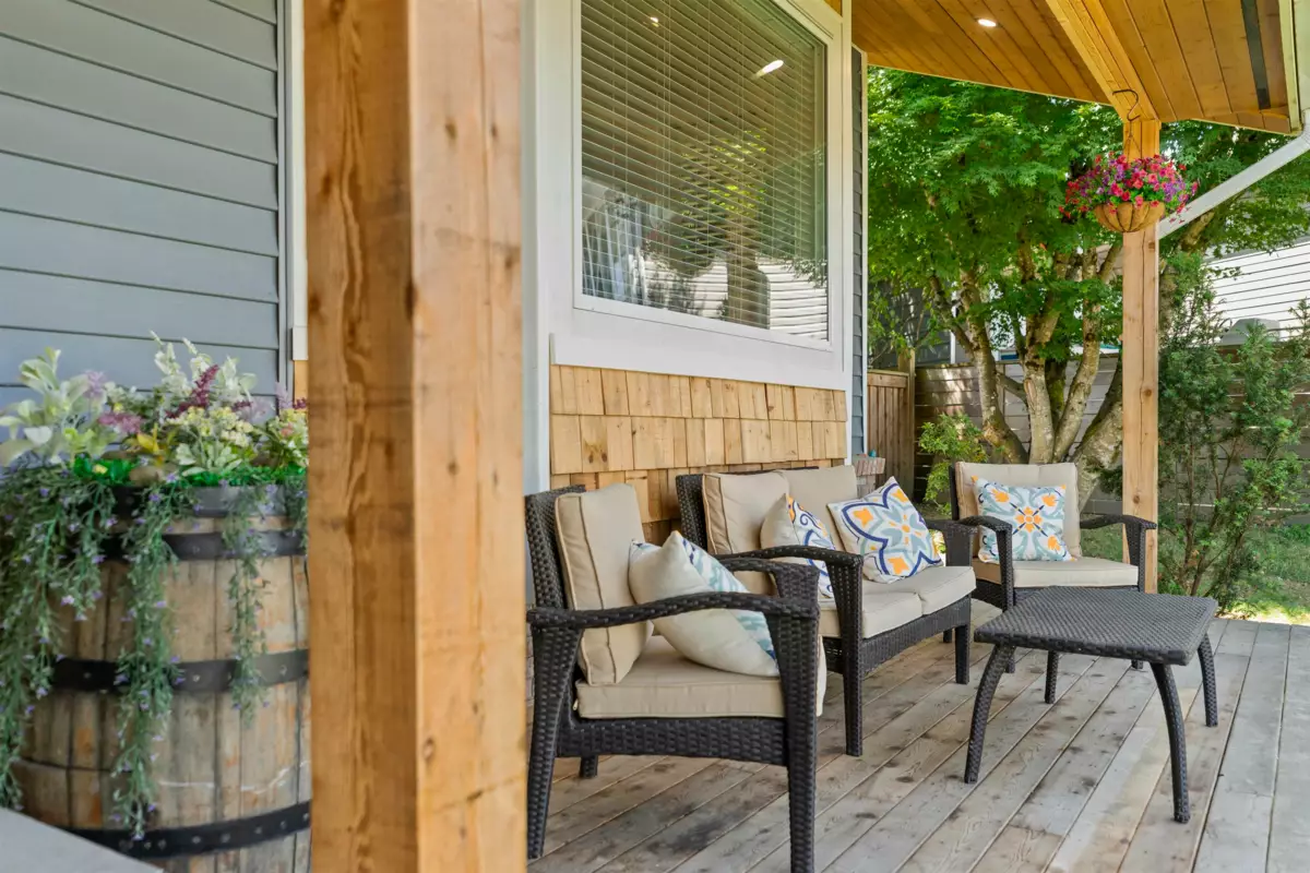 Living Room Photo of 34602 Semlin Place, Abbotsford, BC