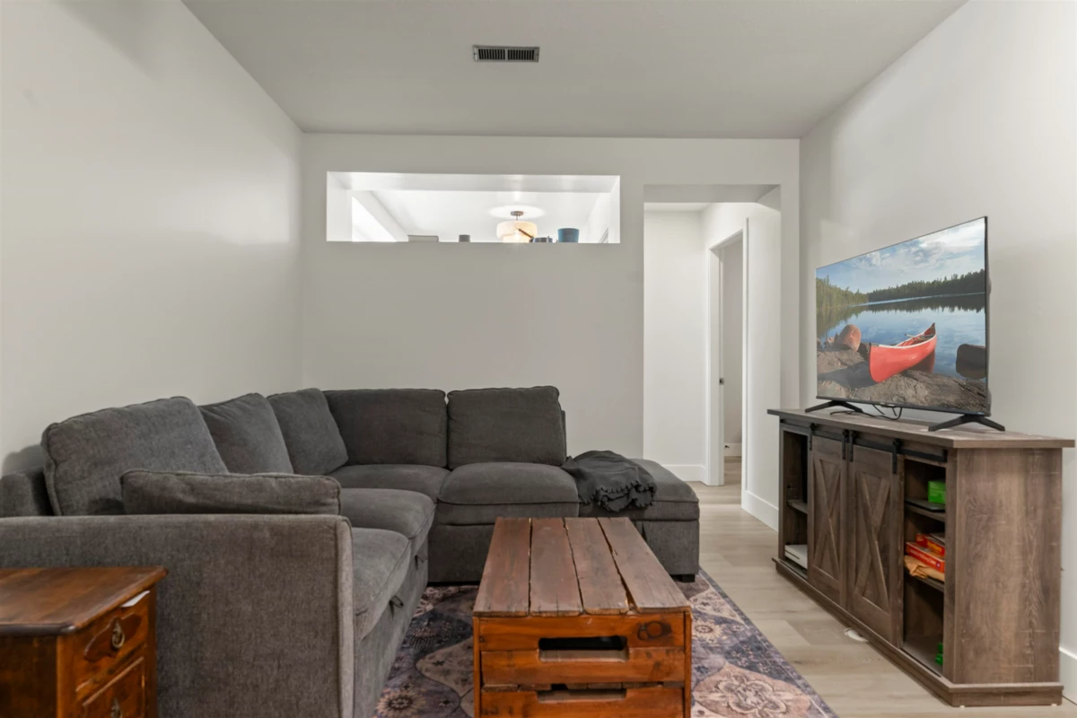 Walk-In Closet Photo of 34602 Semlin Place, Abbotsford, BC